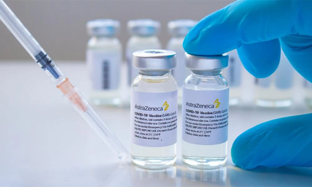 AstraZeneca: Παραδέχθηκε ότι το εμβόλιο κατά της Covid θα μπορούσε να προκαλέσει σπάνιες θρομβώσεις